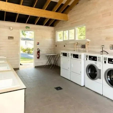 Camping Mobil-home Confortable Avec Terrasse A - Api-1-52-286