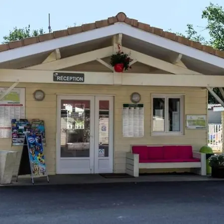 Campsite Mobil-home Confortable Avec Terrasse A - Api-1-52-286