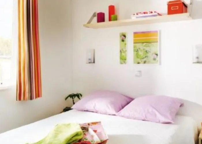 Campsite Mobil-home Confortable Avec Terrasse A - Api-1-52-286 *